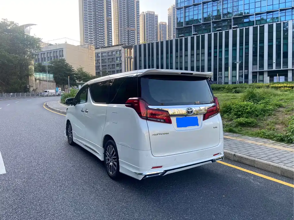 Alphard 3.5 L Luxury