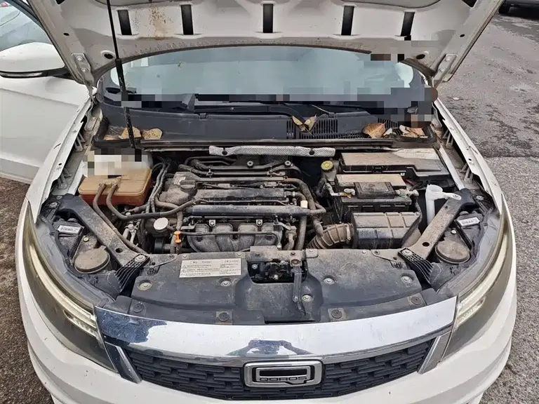 Qoros 3 Sedan 1.6 L Auto Leading