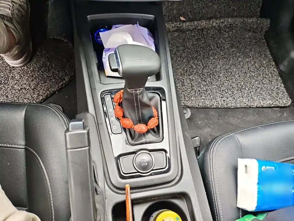 Qoros 3 Sedan 1.6 L Auto Leading