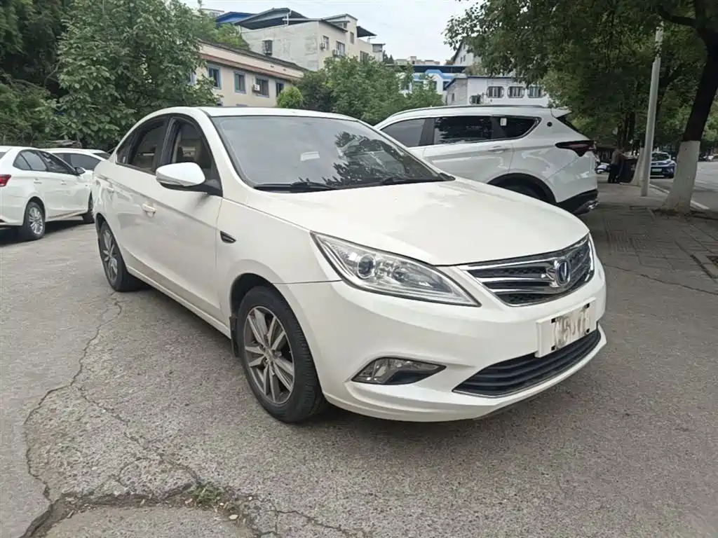 Eado 1.6 L Manual Luxury CN-V