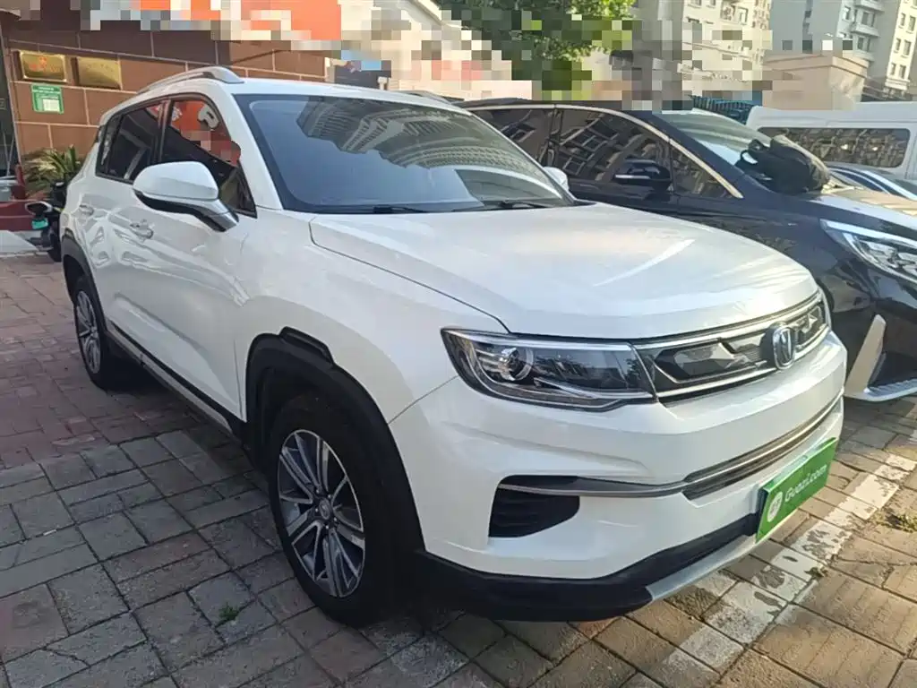 Changan CS35 PLUS 1.6 L Auto Connected CN-V