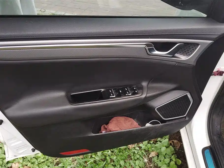 Emgrand GL 1.4 T DCT Elite Connected