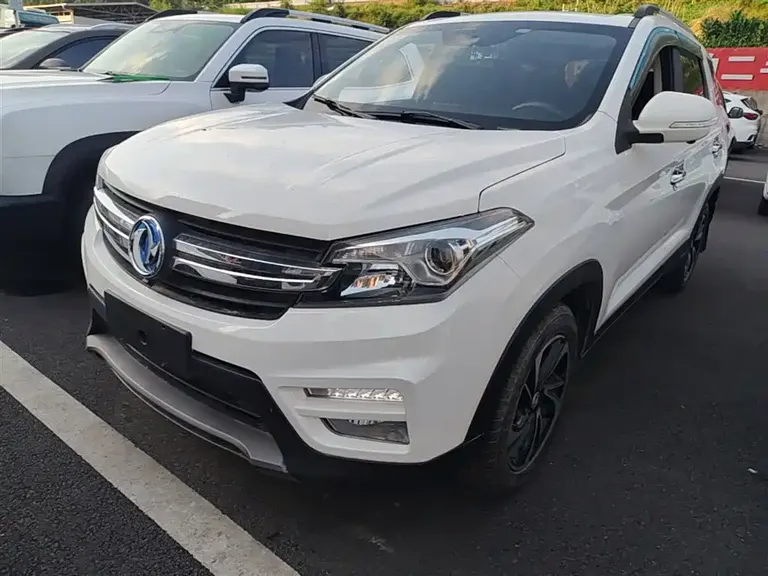 Dongfeng Fengguang S560 1.8 L Manual Comfort 7-seat