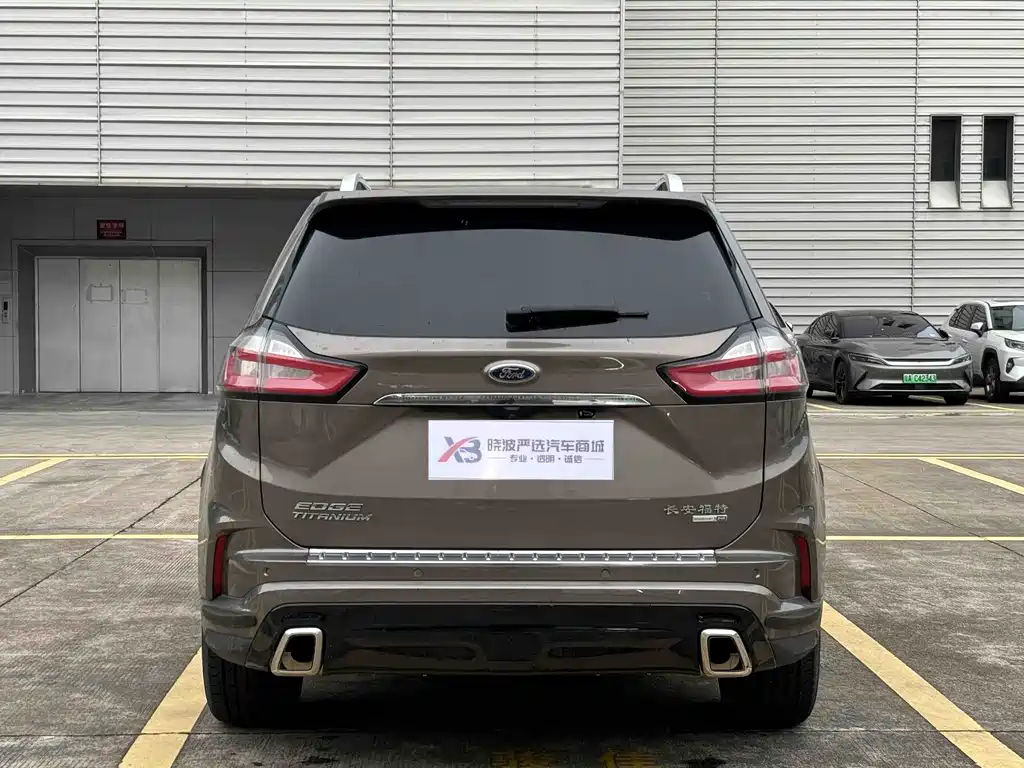 Edge EcoBoost 245 2 WD Grand Sharp 7-seat