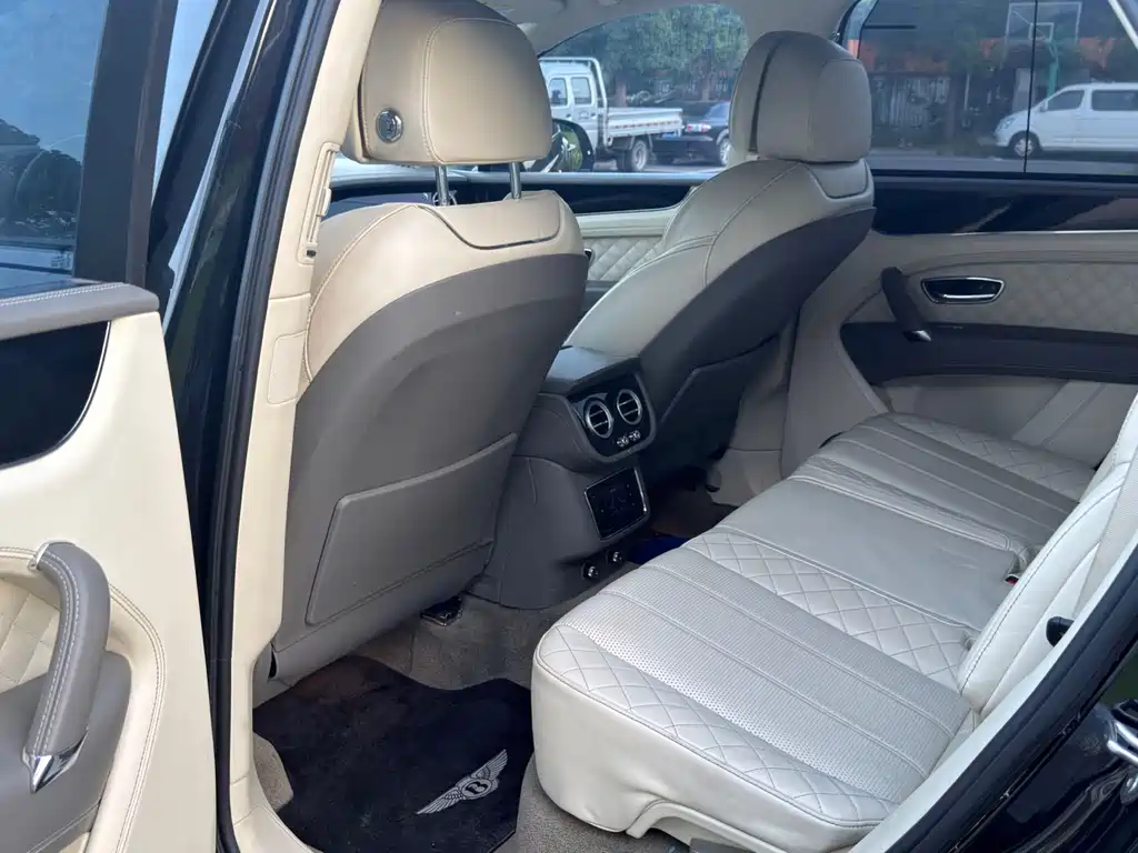 Bentayga 6.0 T Standard
