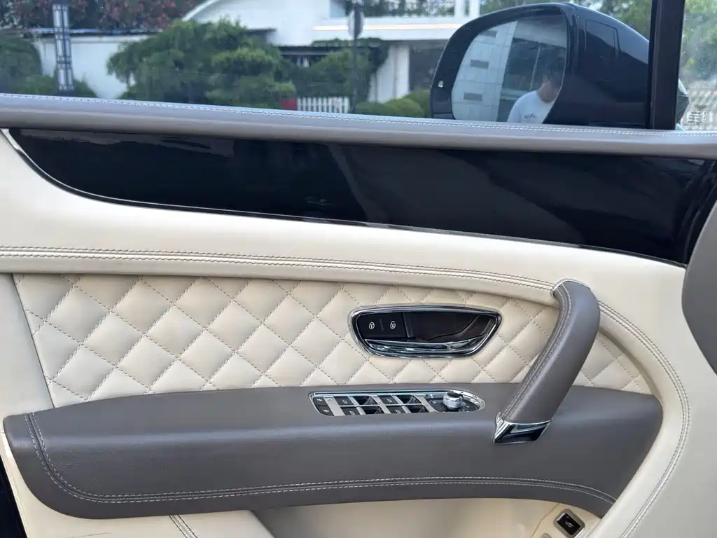 Bentayga 6.0 T Standard