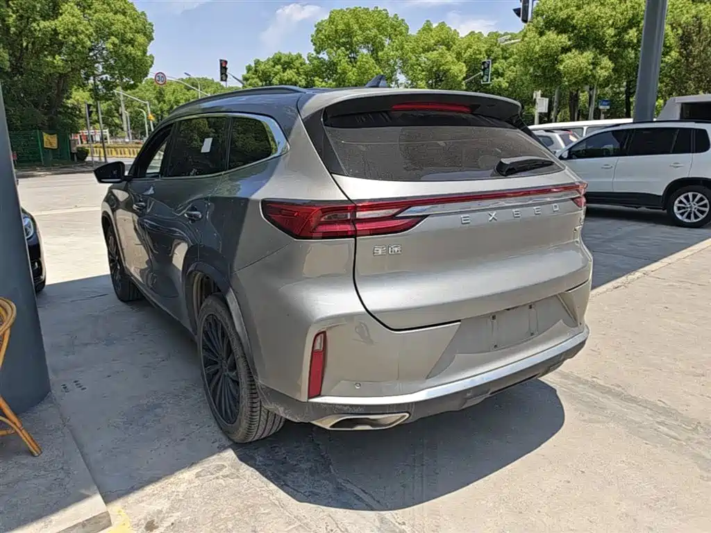 Exeed Lingyun 星途凌云 2023款 300 T 两驱星耀版