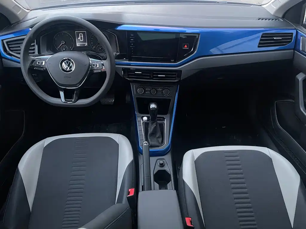 Polo Plus 1.5 L Auto Colorful Tech