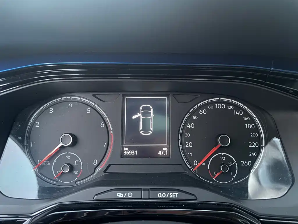 Polo Plus 1.5 L Auto Colorful Tech