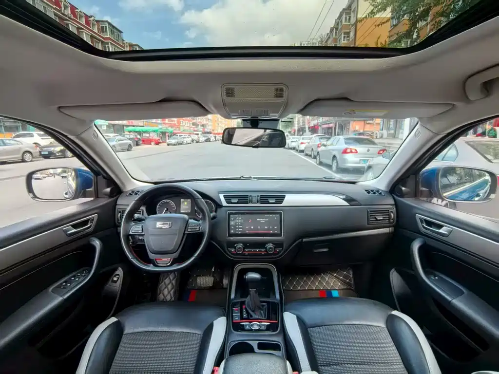 Qoros 5 1.6 T Auto Distinguished