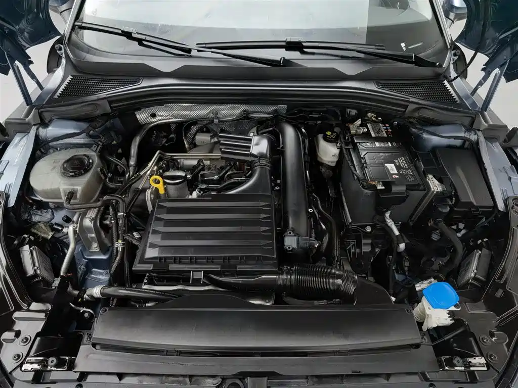 Lamando Lamando L 280 TSI DSG Dazzle Hot