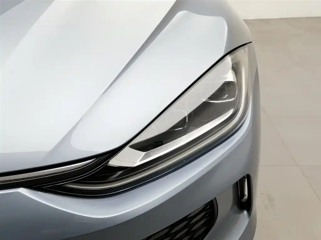 Lamando Lamando L 280 TSI DSG Dazzle Hot