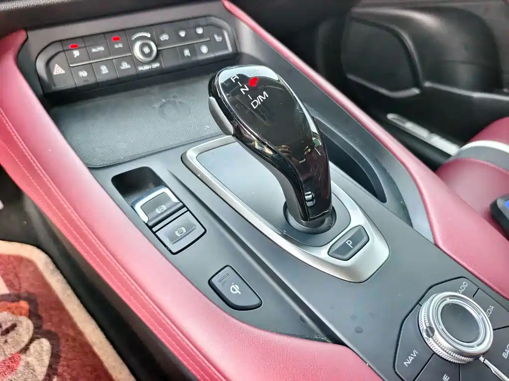 Haval F7 x 2.0 T 2 WD Ultimate Smart Tech
