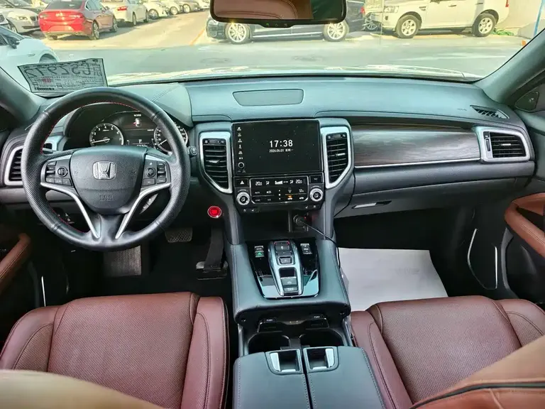 Honda UR-V 370 TURBO 4 WD Honor Shine CN-V