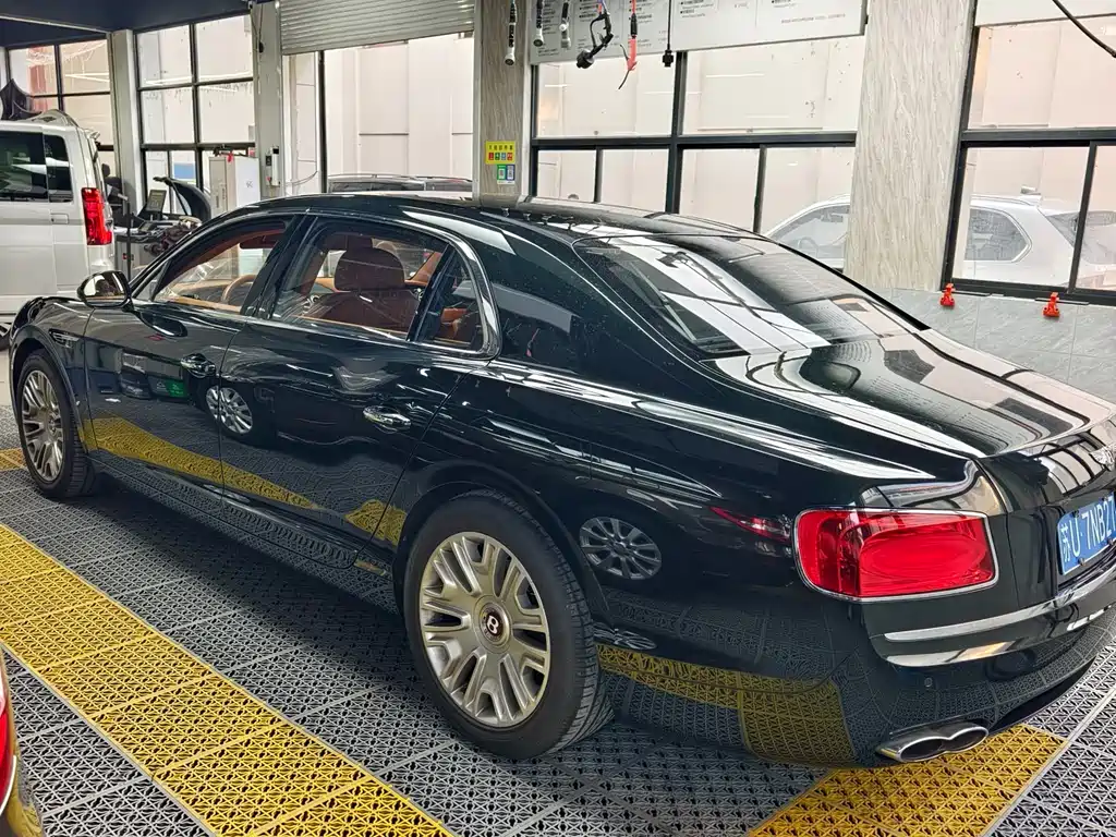 Flying Spur 4.0 T V8 Standard