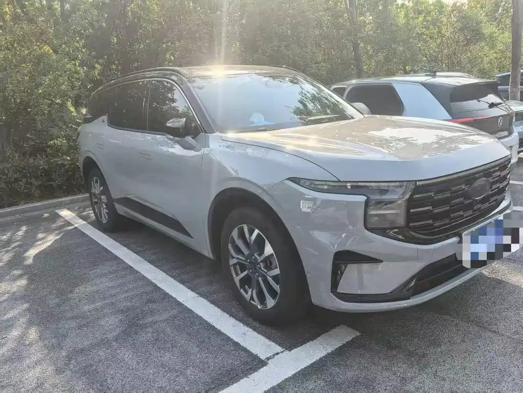 Edge Edge L 2.0 T EcoBoost 4 WD 7-seat Supreme