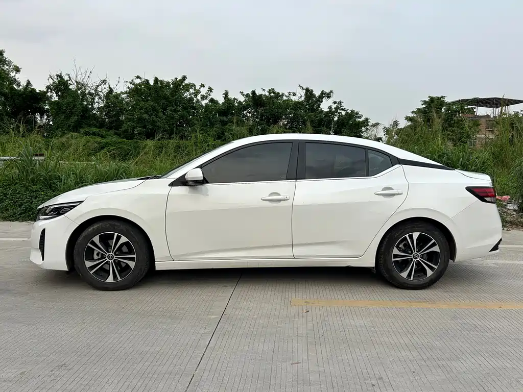 Sylphy 1.6 L CVT Joy