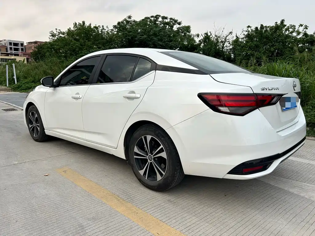 Sylphy 1.6 L CVT Joy