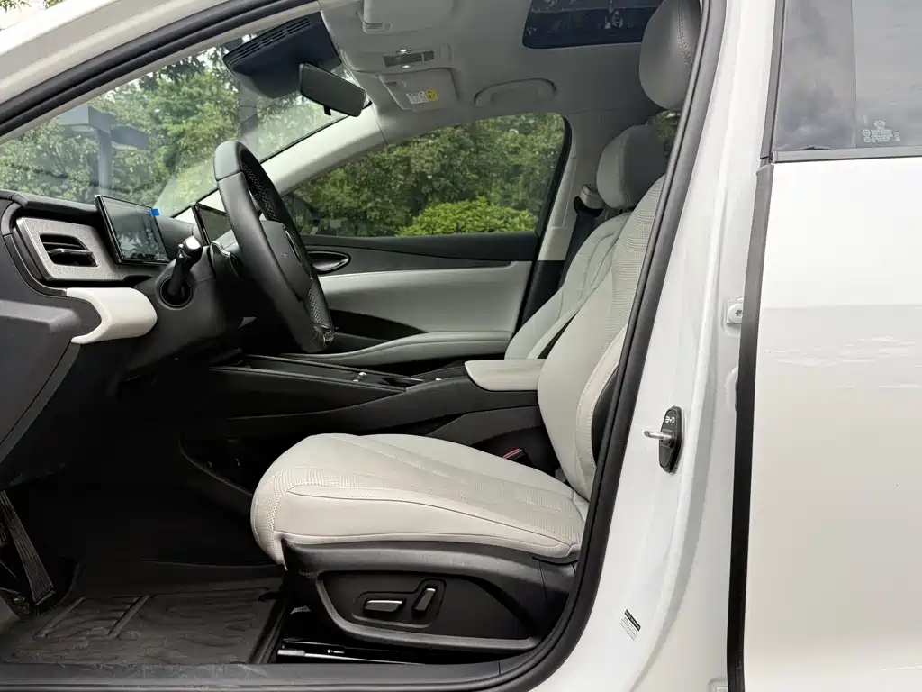 Seal 06 DM-i Wagon DM-i 80 KM Distinguished