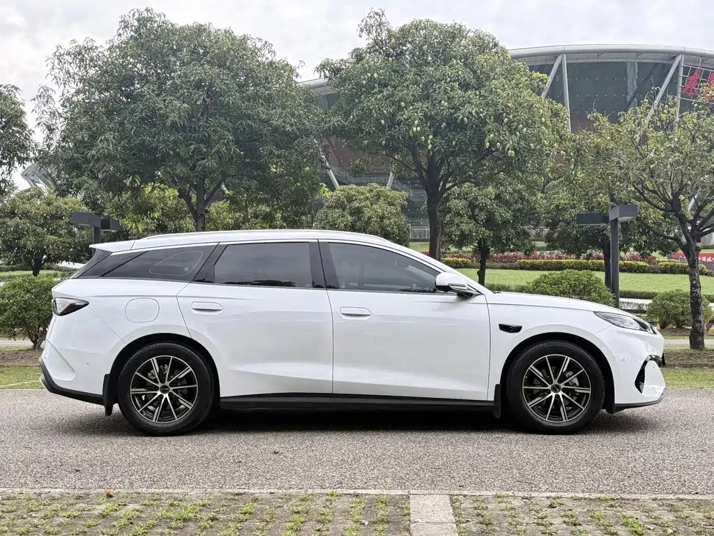Seal 06 DM-i Wagon DM-i 80 KM Distinguished