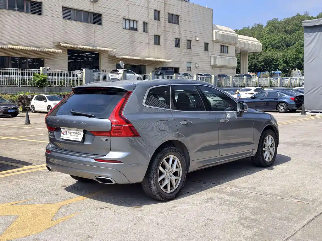 Volvo XC60 T5 4 WD Smart Ease CN-VI