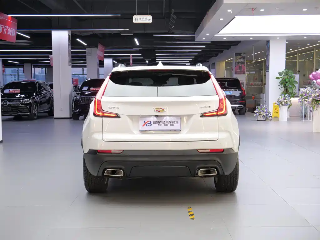 Cadillac XT4 28 T 2 WD Tech