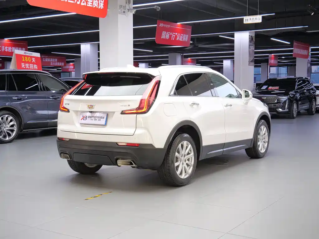 Cadillac XT4 28 T 2 WD Tech