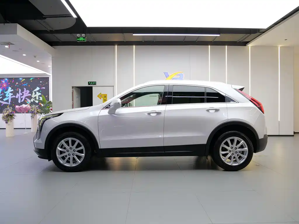 Cadillac XT4 28 T 2 WD Tech