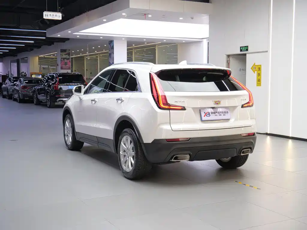 Cadillac XT4 28 T 2 WD Tech
