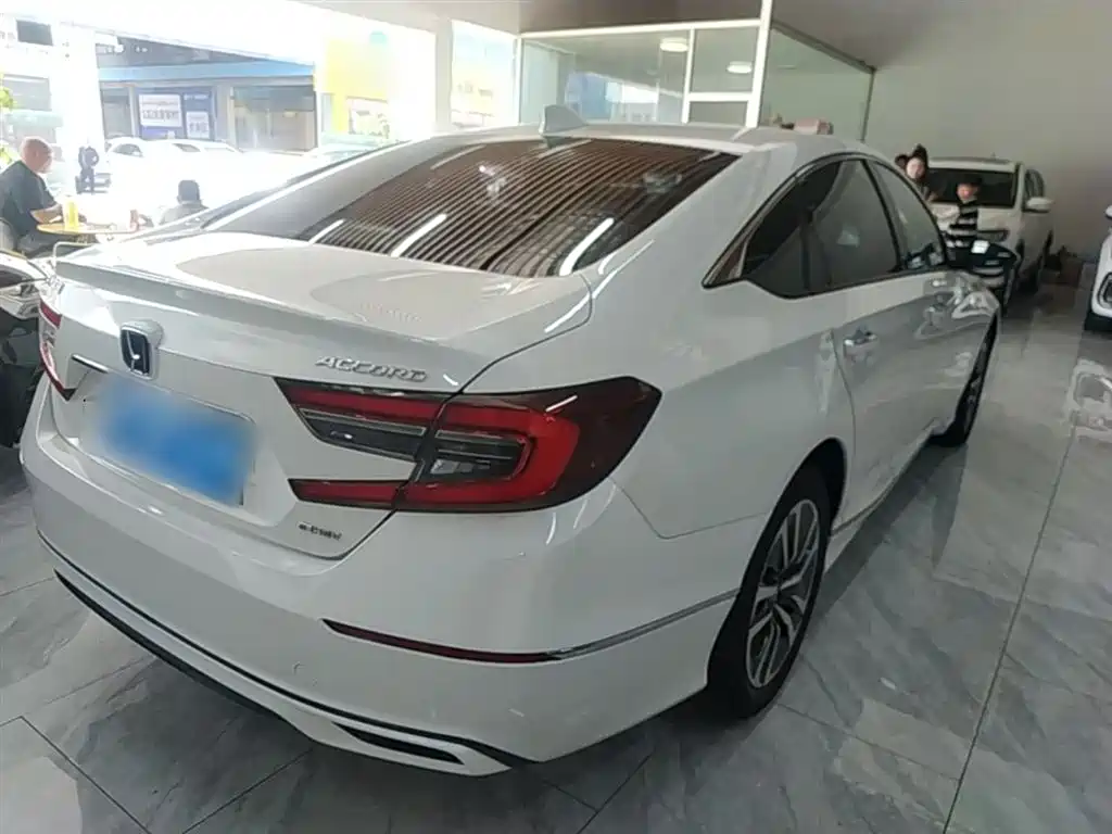 Accord Sharp· Hybrid 2.0 L Sharp Leading