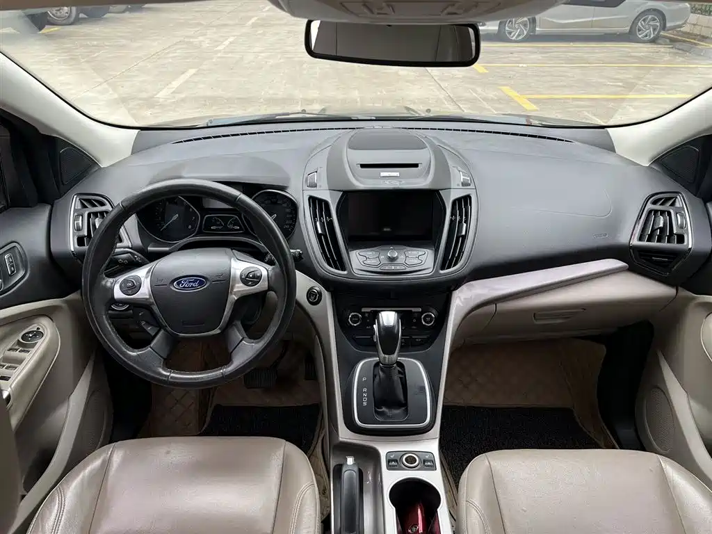 Kuga 1.5 L GTDi 4 WD Elite