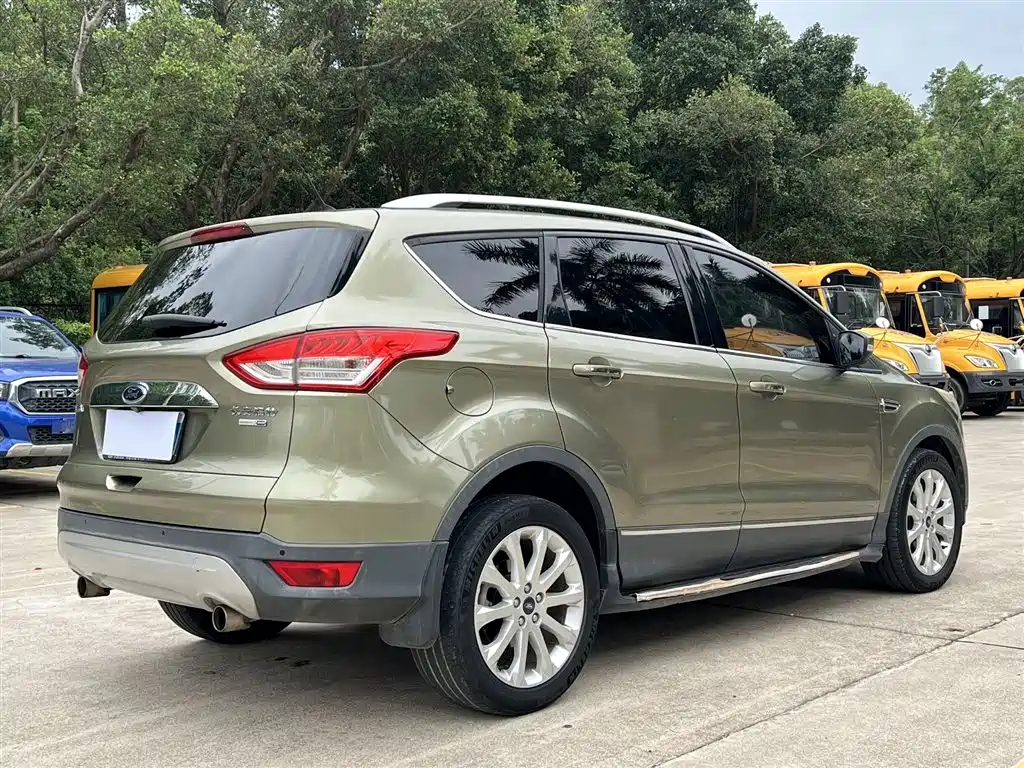 Kuga 1.5 L GTDi 4 WD Elite