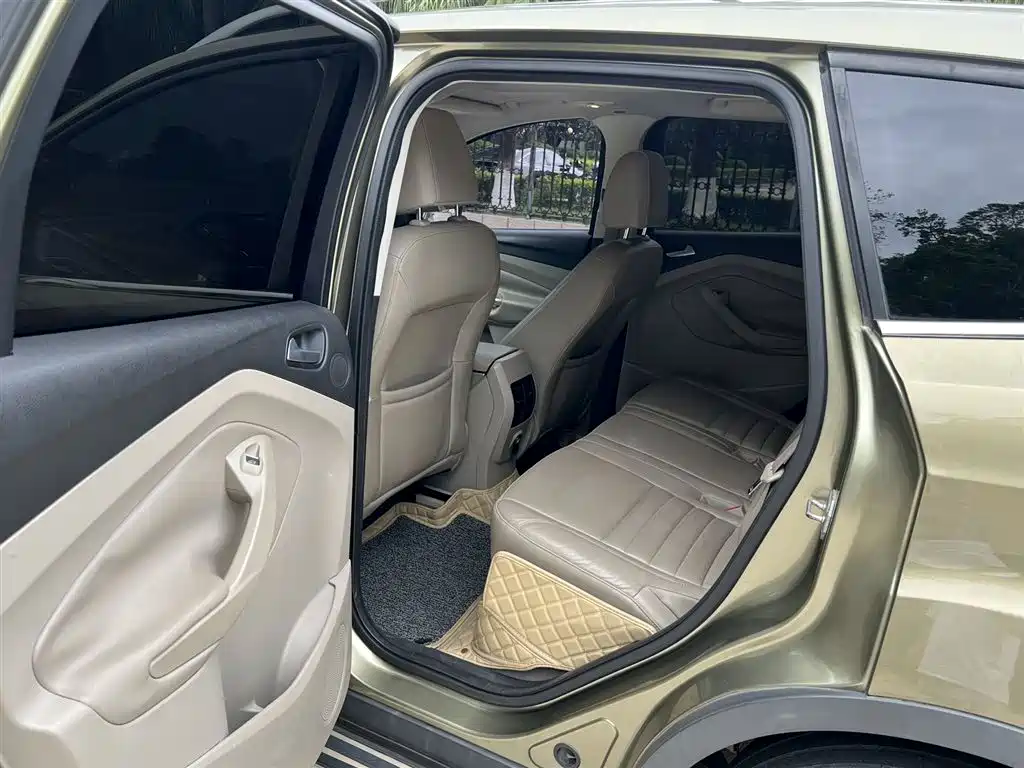 Kuga 1.5 L GTDi 4 WD Elite