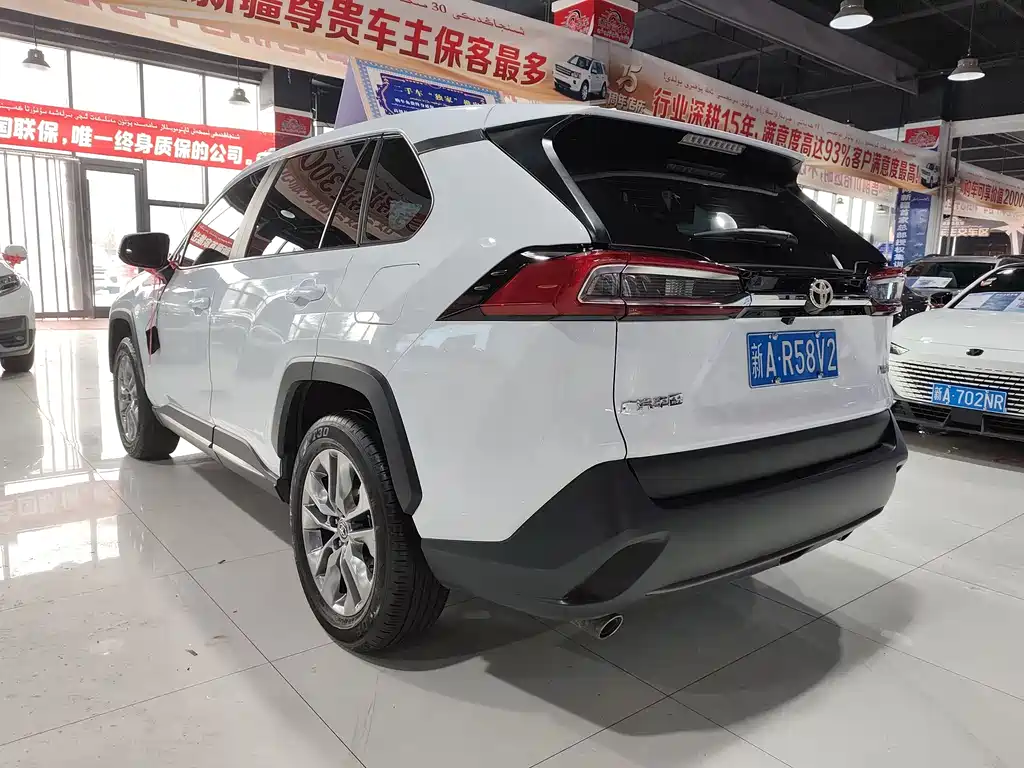 Wildlander 2.0 L CVT 2 WD Leading