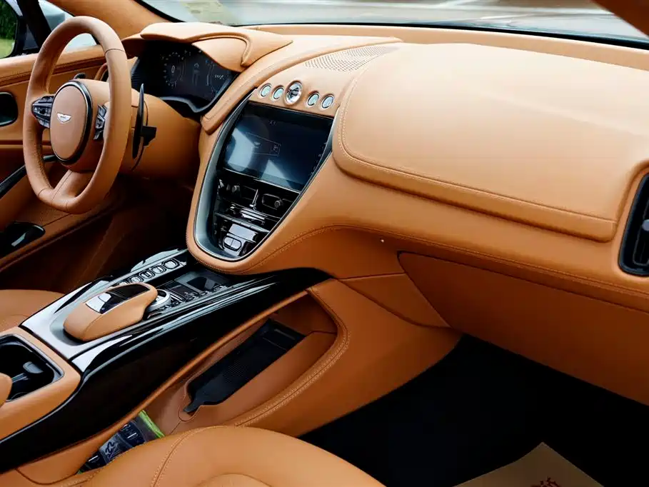 Aston Martin DBX 4.0 T V8
