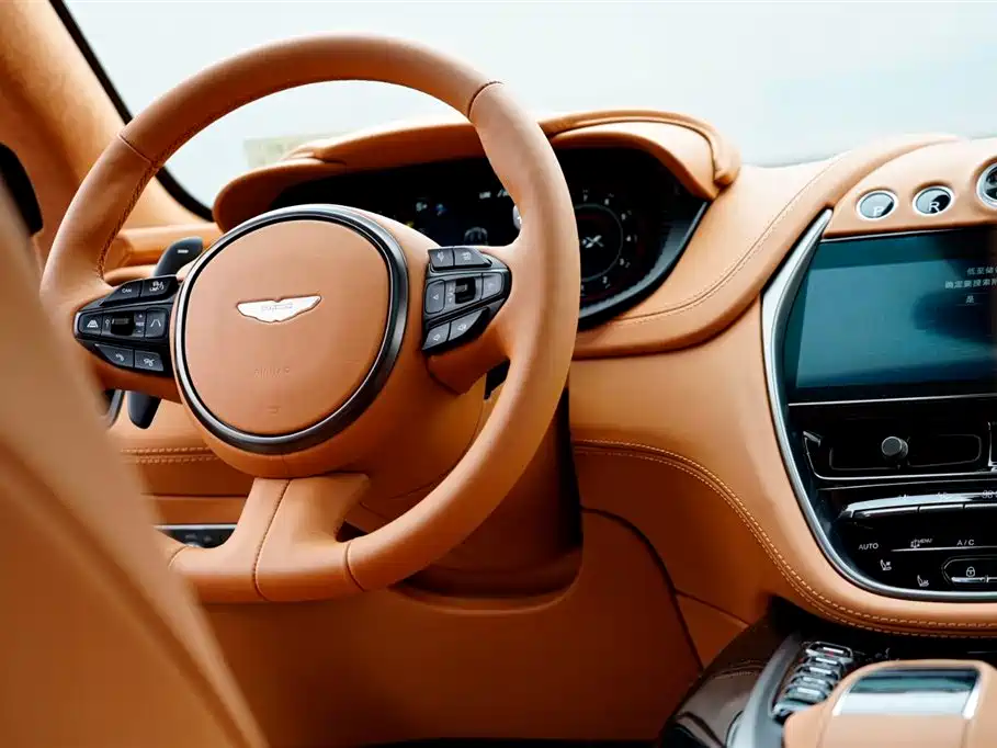 Aston Martin DBX 4.0 T V8