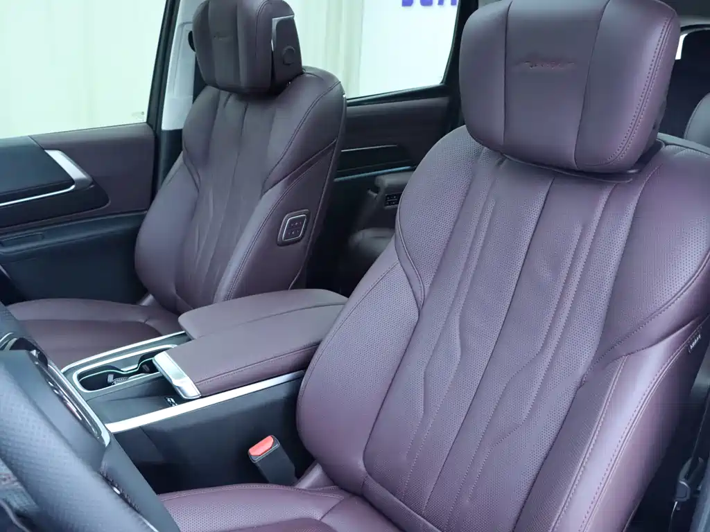 Century 2.0 T 6-seat Heritage