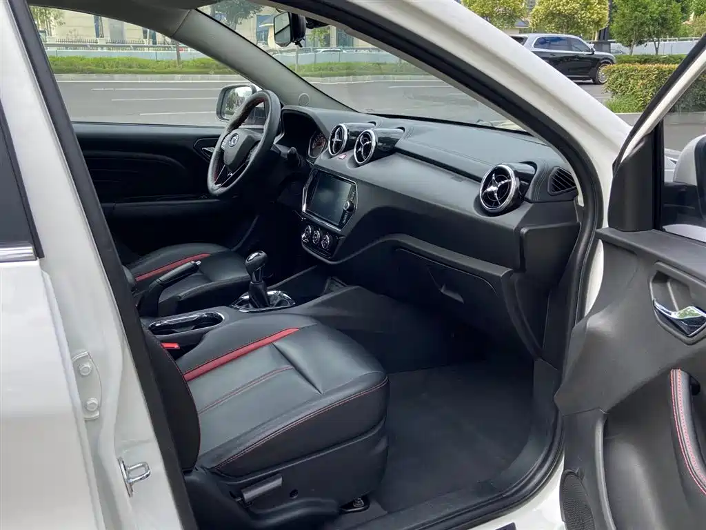 Soueast DX3 1.5 L Manual Distinguished