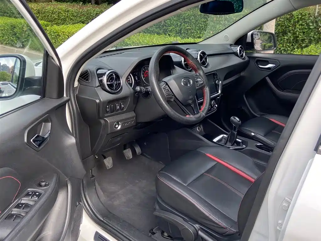Soueast DX3 1.5 L Manual Distinguished