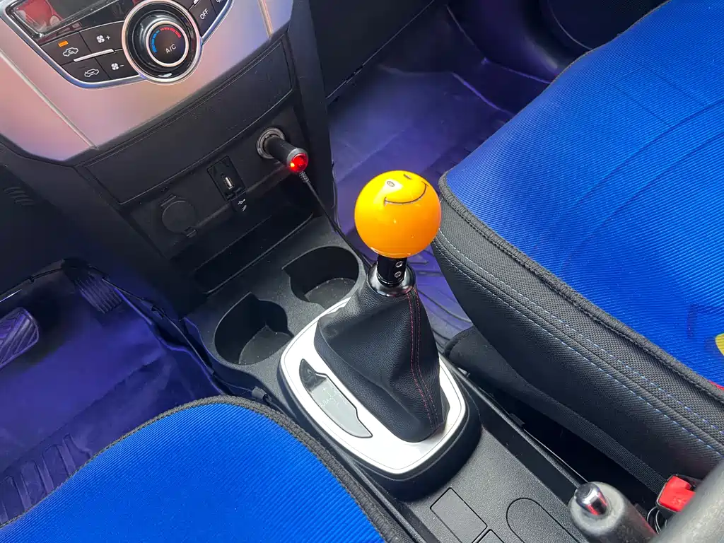 Haval H1 哈弗H1 2017款 蓝标 1.5 L AMT尊贵型