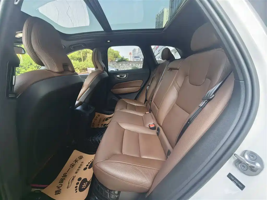 Volvo XC60 B5 4 WD Smart Ease Luxury