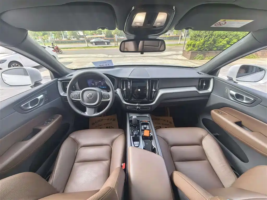 Volvo XC60 B5 4 WD Smart Ease Luxury