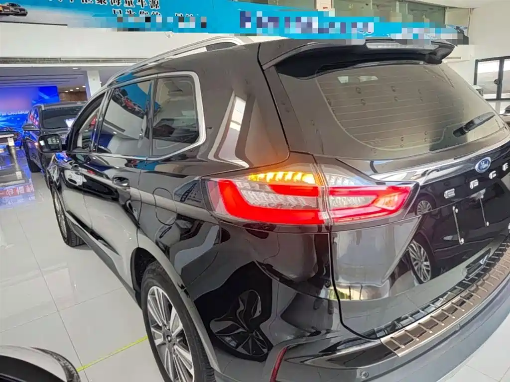 Edge PLUS EcoBoost 245 2 WD Platinum Sharp 5-seat