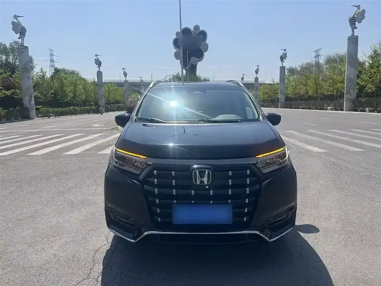 Honda Elysion 2.0 L e:HEV Supreme
