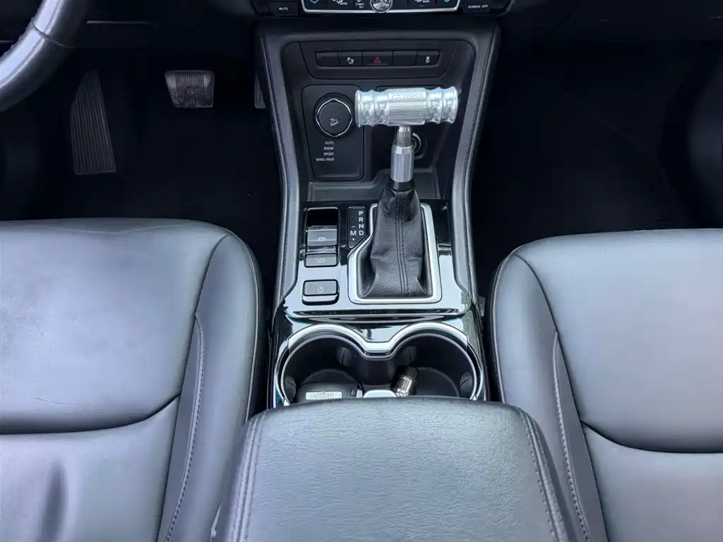 Commander 2.0 T 4 WD Premium Enjoyment CN-V