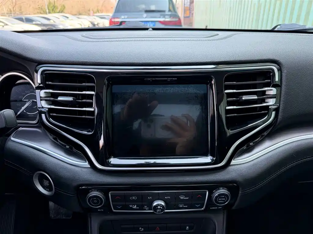 Commander 2.0 T 4 WD Premium Enjoyment CN-V