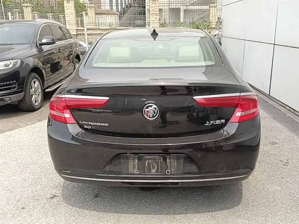 LaCrosse Facelift 20 T Leading