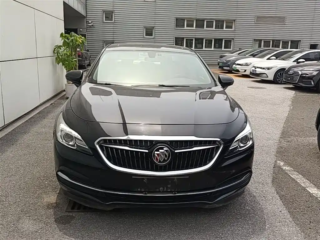 LaCrosse Facelift 20 T Leading