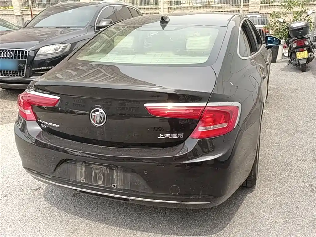 LaCrosse Facelift 20 T Leading