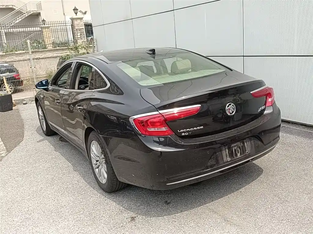 LaCrosse Facelift 20 T Leading